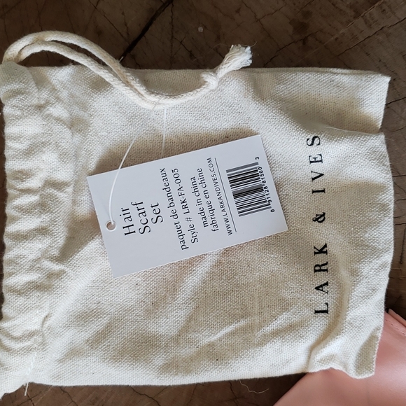 NWT LARK & IVES Scarf Set - Picture 2 of 5